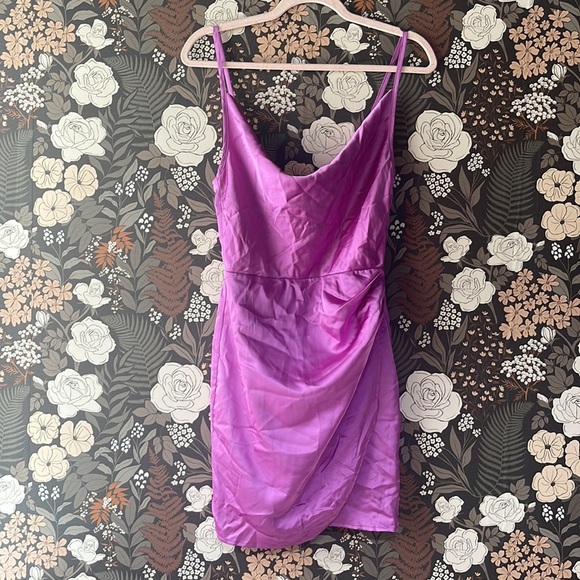 NWOT superdown arezo cowl wrap dress in purple size small - Picture 4 of 7